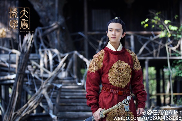 专访丨任嘉伦：吃醋谁不会，青岛人吃海鲜都放醋