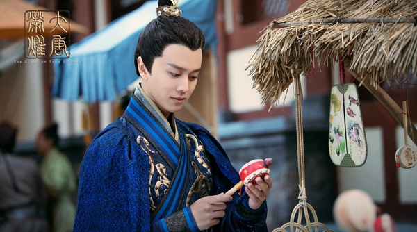 专访丨任嘉伦：吃醋谁不会，青岛人吃海鲜都放醋