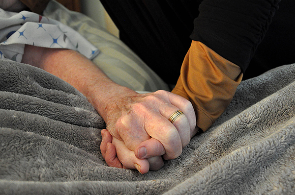 晚期病人如何度过最后时光？外科医生办读书会倡导人文关怀