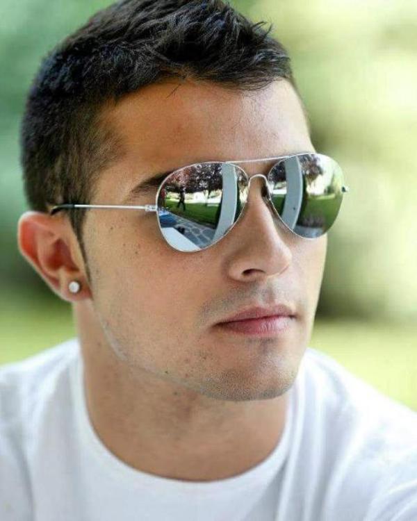 这些广告都是C罗拍的吗，原来他还有个御用替身