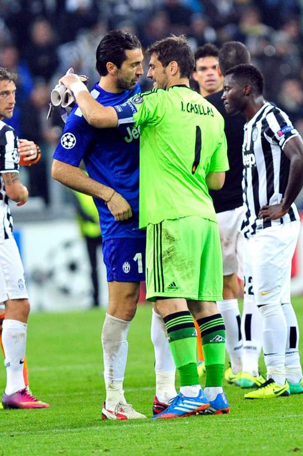 两个奔四男人的深情拥抱，卡西和布冯还有多少时间“重逢”