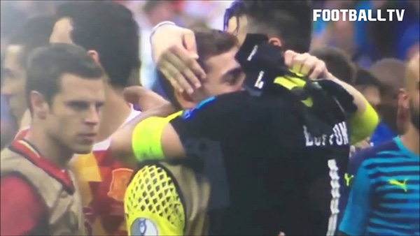 两个奔四男人的深情拥抱，卡西和布冯还有多少时间“重逢”