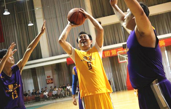 澎湃联播|姚明当主席，从此陪领导打球再也不用放水