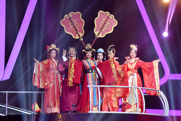 看电视丨刘晓庆上《王牌》，何炅要发洗脑神曲