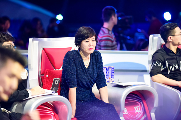 看电视丨刘晓庆上《王牌》，何炅要发洗脑神曲