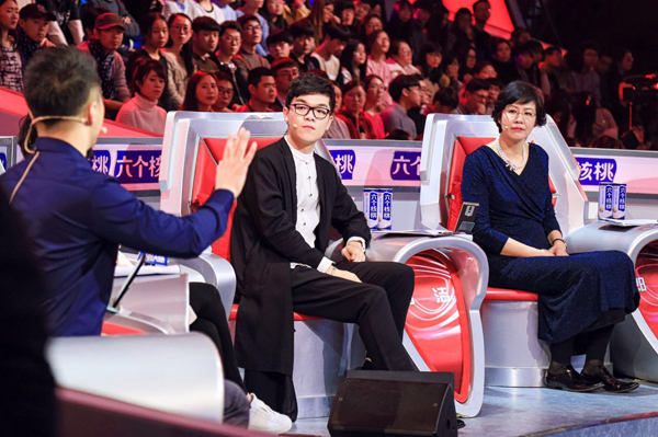 看电视丨刘晓庆上《王牌》，何炅要发洗脑神曲