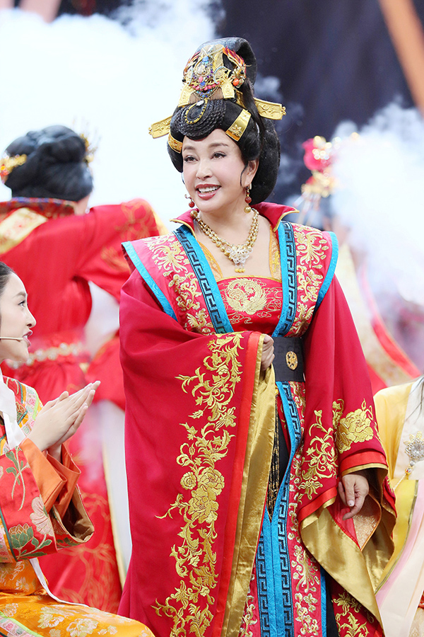 看电视丨刘晓庆上《王牌》，何炅要发洗脑神曲