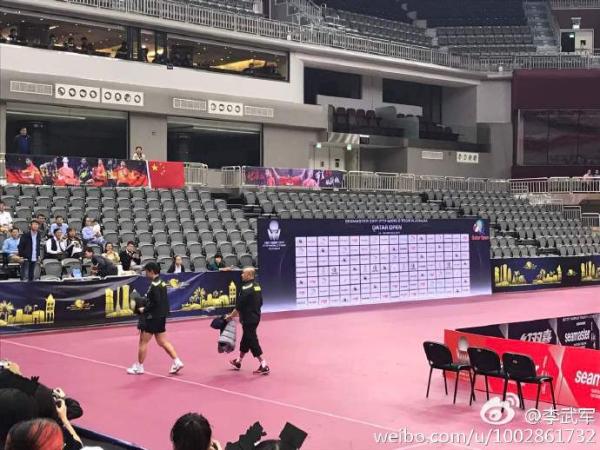 张继科高烧退赛迷妹很心疼，“藏獒”在场上都站不稳了