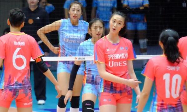 排球改革从告别“裸奔”开始，新掌门人要为男排请外教