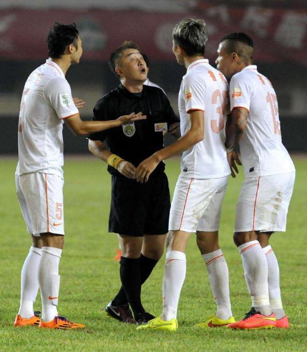 足协：新赛季中超敢骂裁判的，一律给红牌