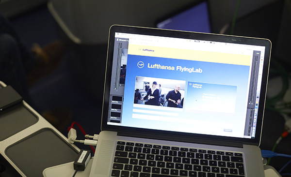 奥斯卡已经上天了，VR出现在客机里还会等很久吗