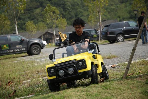 给孩子开的电动车，也已动辄上万了