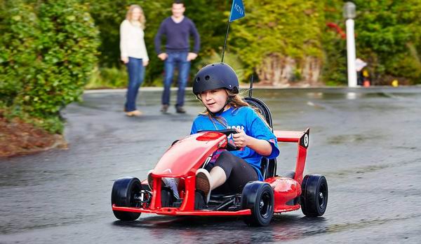 给孩子开的电动车，也已动辄上万了