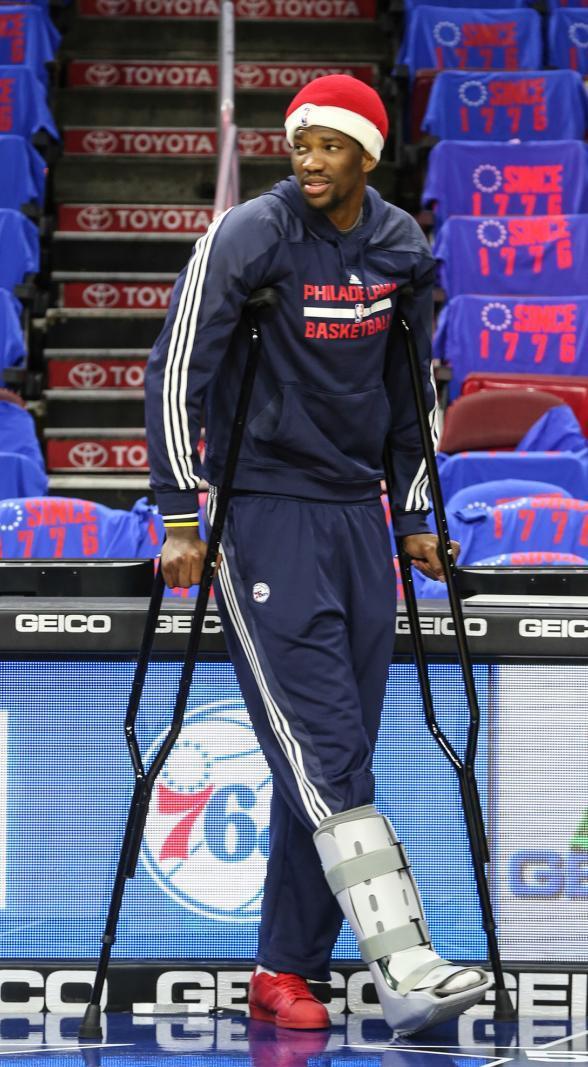 “大帝”恩比德又赛季报销了，这三年他只打了31场比赛