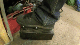 想和金刚狼一样钢筋铁骨？你有两条路可以选