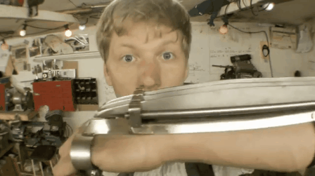 想和金刚狼一样钢筋铁骨？你有两条路可以选