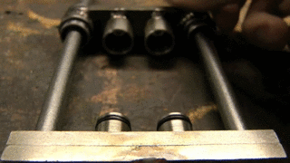 想和金刚狼一样钢筋铁骨？你有两条路可以选