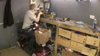 想和金刚狼一样钢筋铁骨？你有两条路可以选