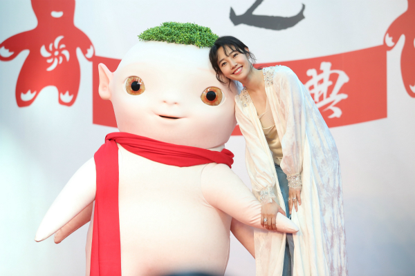 《捉妖记2》2018年上映，李宇春演富婆，梁朝伟演赌徒