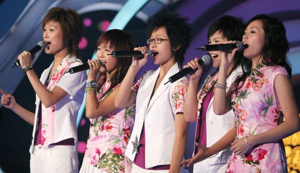 晚安｜“快男”与“金马影后”相恋，“超女”今天结婚