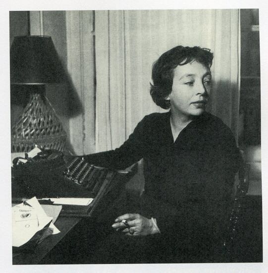 今天是杜拉斯的忌日，看看她生前如何看待激情和酒精