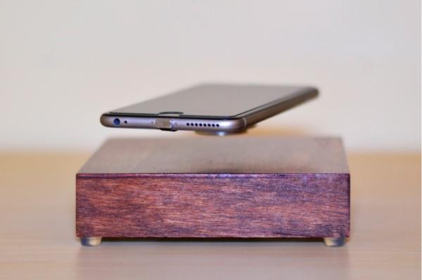 苹果已申请悬浮充电专利：能让iPhone浮在空中充电