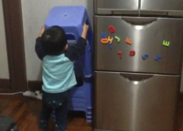 甜馨早起包饺子引热议，如何正确鼓励孩子做家务