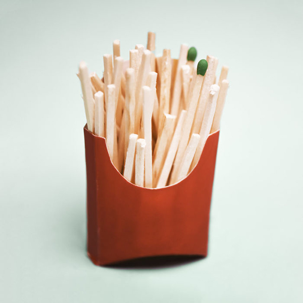 这位摄影师用日常生活品做出了各种“食物”