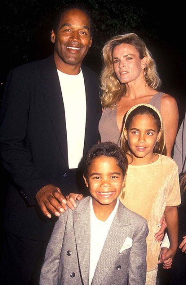 纪录片《辛普森：美国制造》：被制造的不仅是辛普森