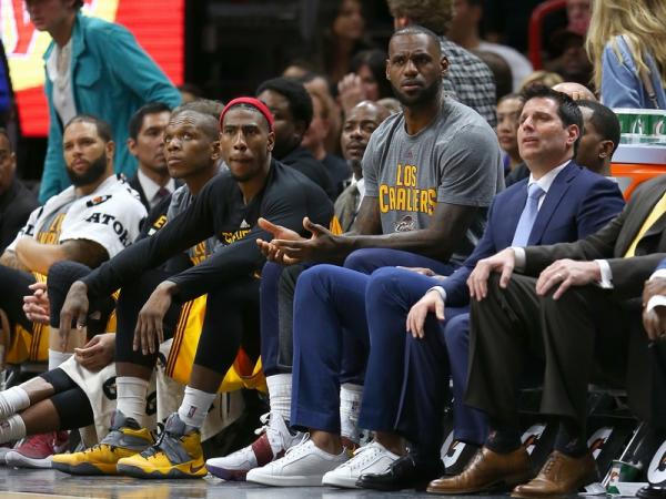 哈登是NBA的“稀有动物”，巨星们弄丢了乔帮主的劳模精神