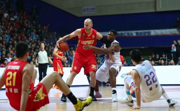 还会有第二个“寂寞大神”吗，这不仅是属于上海男篮的困局