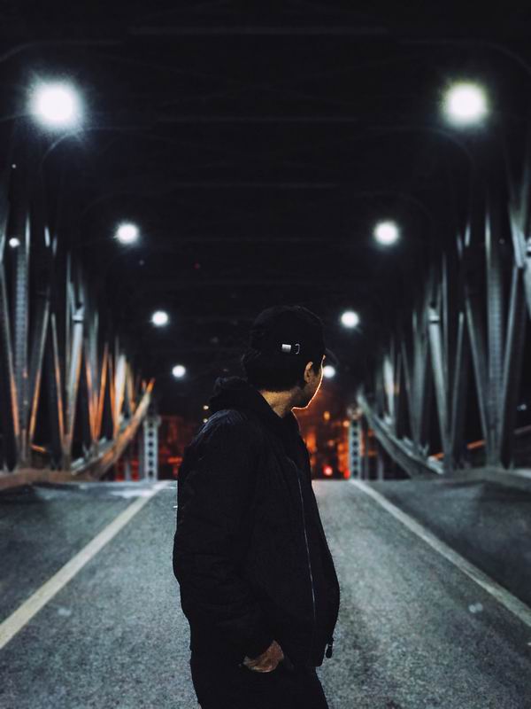 她用手机记录下的魔幻一夜，这真的是上海吗