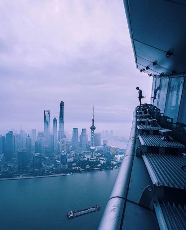 她用手机记录下的魔幻一夜，这真的是上海吗