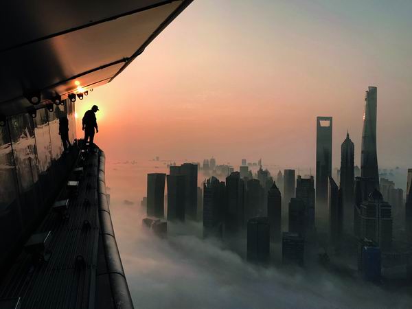 她用手机记录下的魔幻一夜，这真的是上海吗