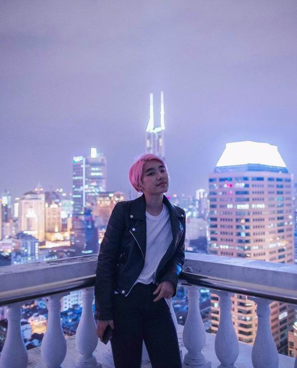 她用手机记录下的魔幻一夜，这真的是上海吗