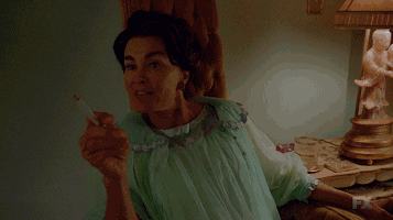 美剧《宿怨：贝蒂和琼》：两位女神的史“撕”