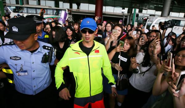 张继科退赛球场少了一半人，聊聊刘国梁的思考和担忧