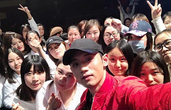 张继科退赛球场少了一半人，聊聊刘国梁的思考和担忧