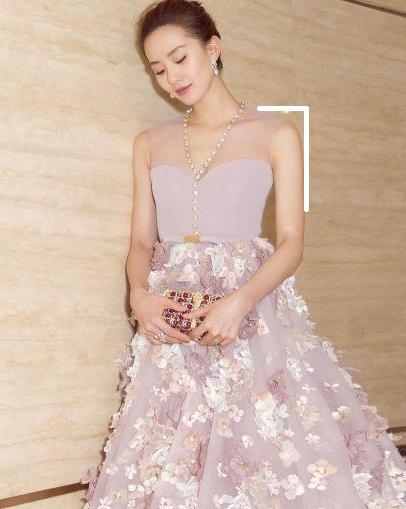 A4腰后又来了“直角臂”，不是女神也要努力告别手臂赘肉