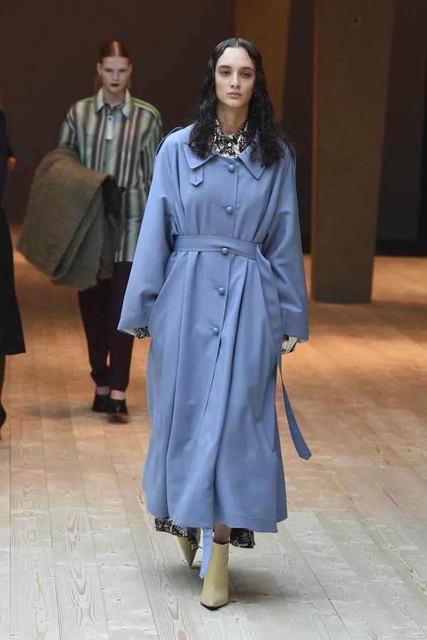 网红和偶像当道的四大时装周，还有什么可看的