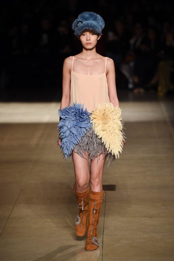 网红和偶像当道的四大时装周，还有什么可看的