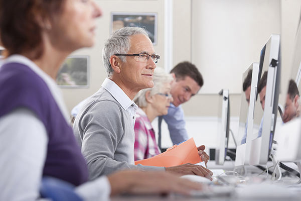 世卫组织：老年人最容易抑郁 研究称社交网站有助宣泄情感