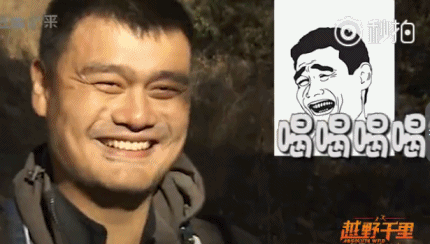 姚明被贝爷整惨了！爬悬崖钻山洞，吃蛆虫时“宁死不屈”
