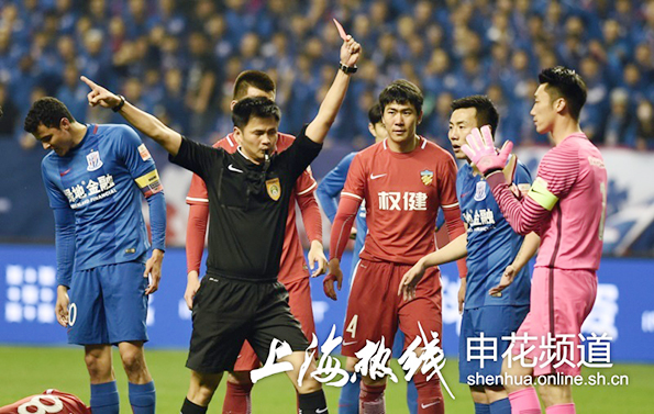 重罚！秦升因恶意犯规下放预备队，罚款30万核减年薪