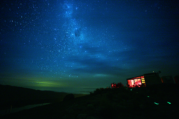 黑暗之光：新西兰约翰山天文台观星记
