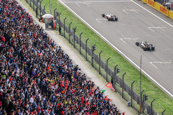 这会是F1“重生”的元年吗，赛车全面提速，四大冠军同场