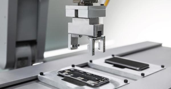 在美国和荷兰，苹果机器人Liam一年拆解240万部旧手机