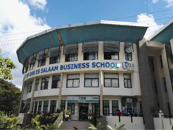 求学坦桑尼亚：在达累斯萨拉姆大学研习非洲学