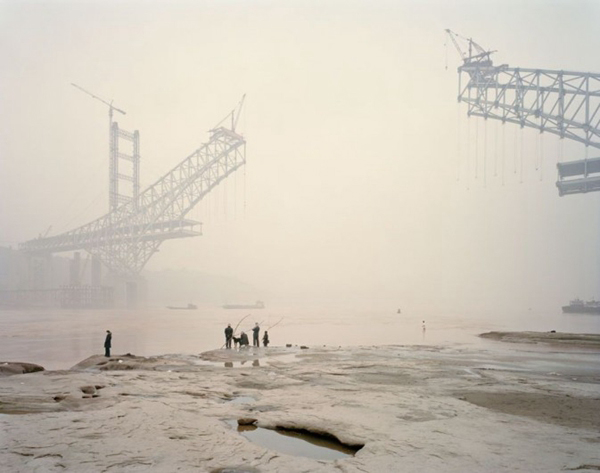 看展览｜朝天门往事：以地标码头为圆点，记录百年重庆