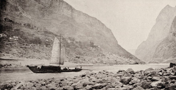 看展览｜朝天门往事：以地标码头为圆点，记录百年重庆